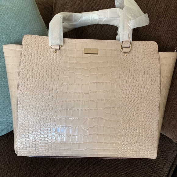 kate spade Handbags - 3Days Sale-Authentic Kate spade LG lizard leather